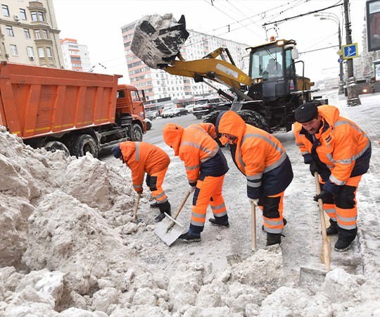 Уборка снега в Апатитах и  Мурманской области