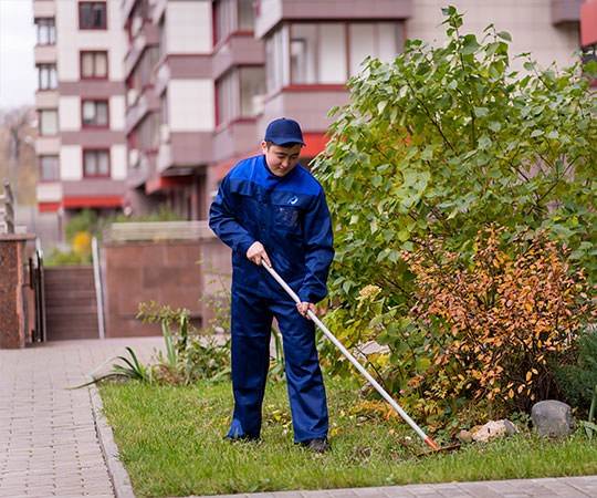 Уборка территории в Апатитах и  Мурманской области